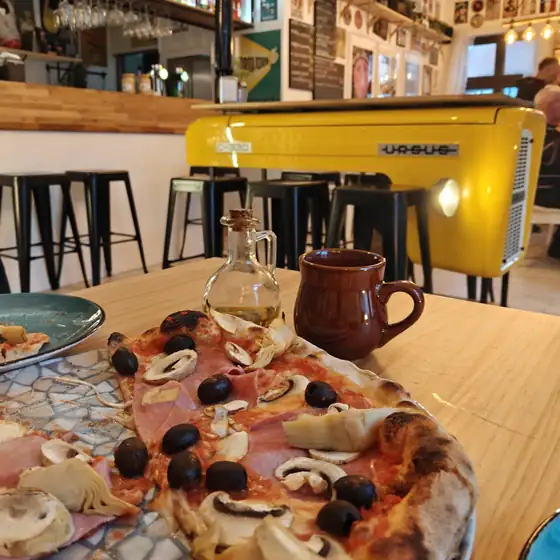 Pizza z oliwkami
