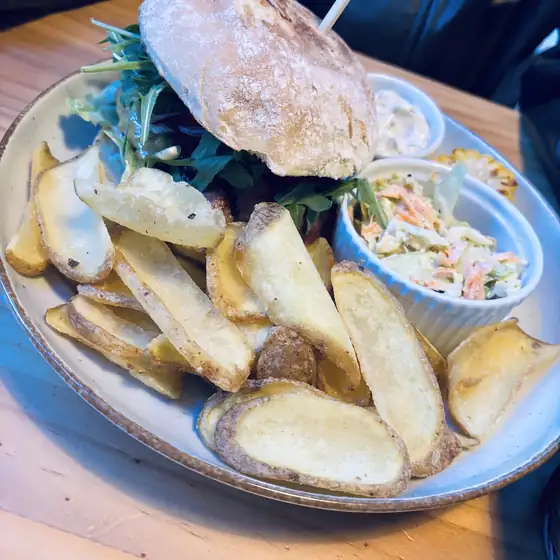 Burger w zestawie